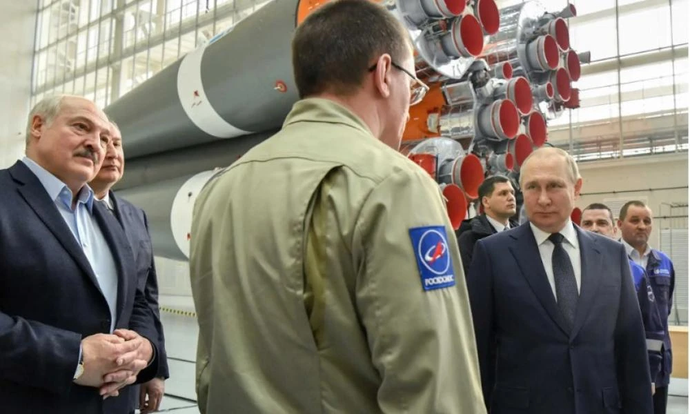 Ουκρανία: Ο Λουκασένκο πήρε από τον Πούτιν S-400 και πυραύλους Iskander